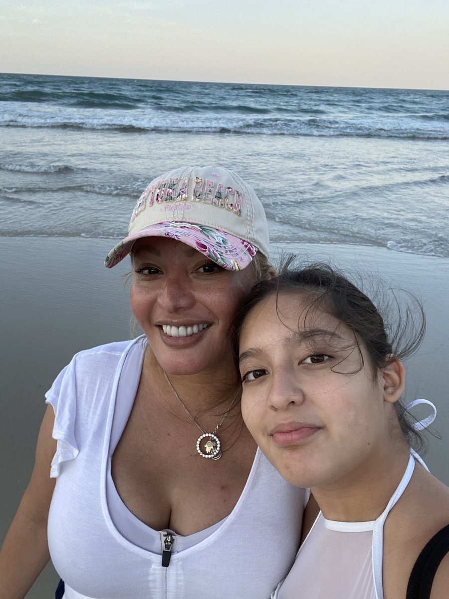 paola valcarcel tweet media