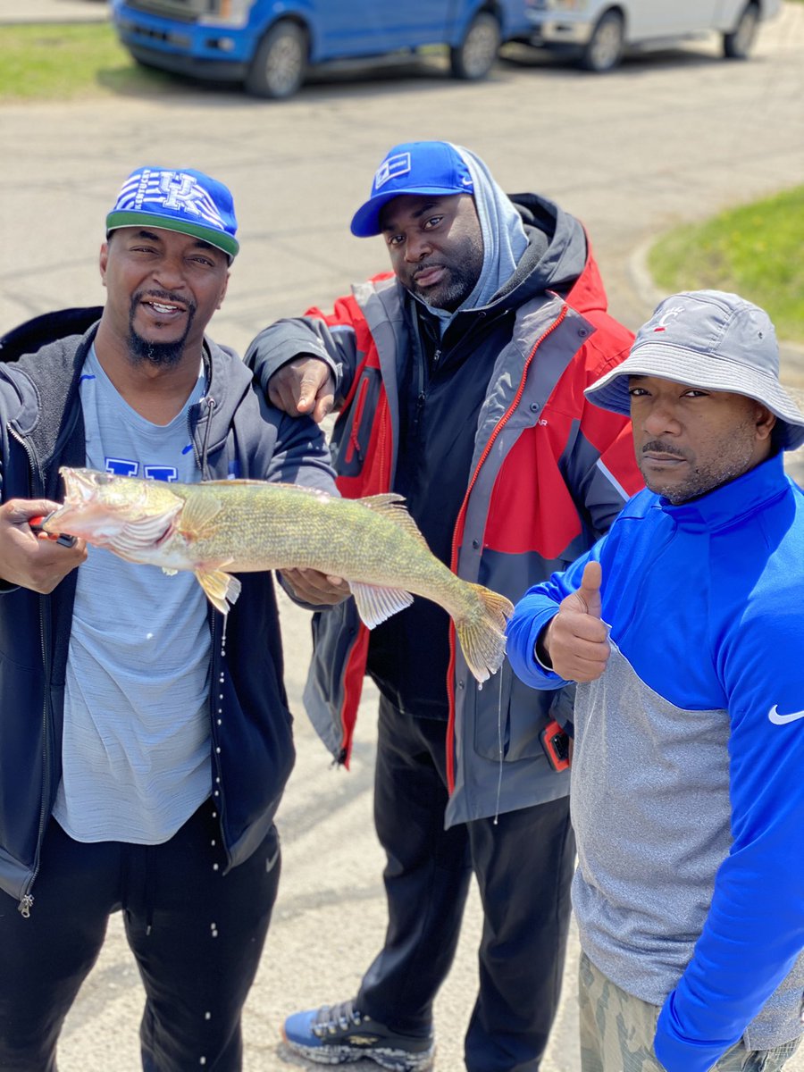 CoachR_Brooks1's tweet photo. Coach Clink from University of Kentucky football & his bros came down this morning for a fishing outing. It was a tough bite due to the strong winds but we still had a nice time and good fellowship #GoFishing #CaptainRyan⚓️ https://t.co/ObosXMuhLS