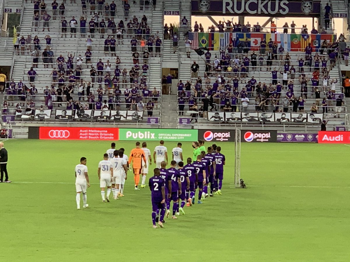 daguru9's tweet photo. #VamosOrlando #NoPyroNoParty #FaceOfCity #PanoFromSec5 #MLS https://t.co/uhbtM7z8iC