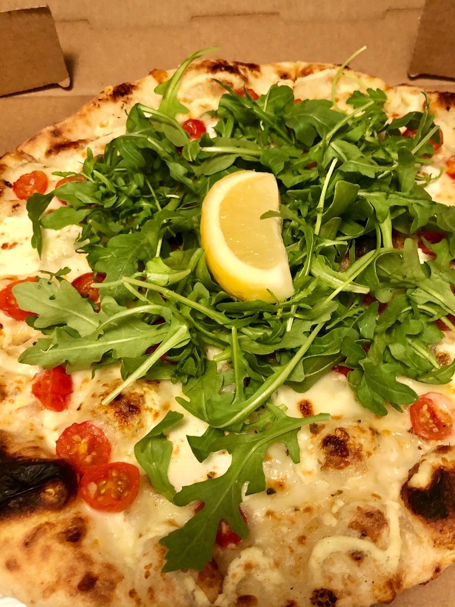 Emjay1028's tweet photo. Cannot believe I’m actually running a real, live, non-virtual, in person, with other IRL people race tomorrow! My heart &amp; soul &amp; mind &amp; body SO needs this! 😬🤞🌷 Delicious pizza and cocktails by @StokedPizza of #Brookline #Carbs #ProvidenceHalf #Providence #RI #Runner https://t.co/FNyQYwhIv9