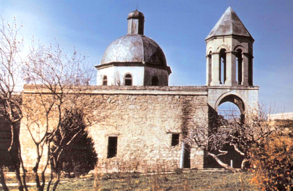 Here are some pictures of  #Baku's  #Armenian Church of the Holy Mother of God during the late soviet era.