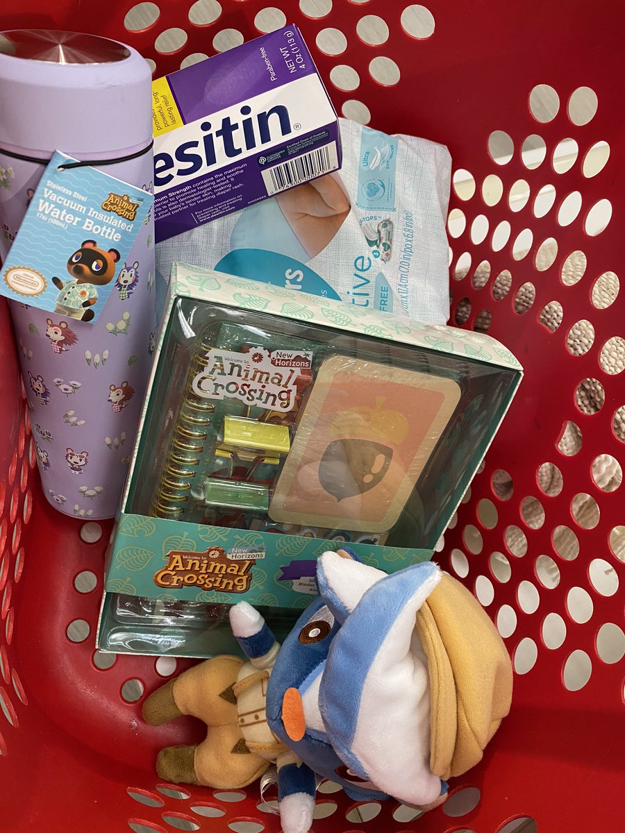 mamazdiary's tweet image. i went to target for BABY WIPES.... 🤭