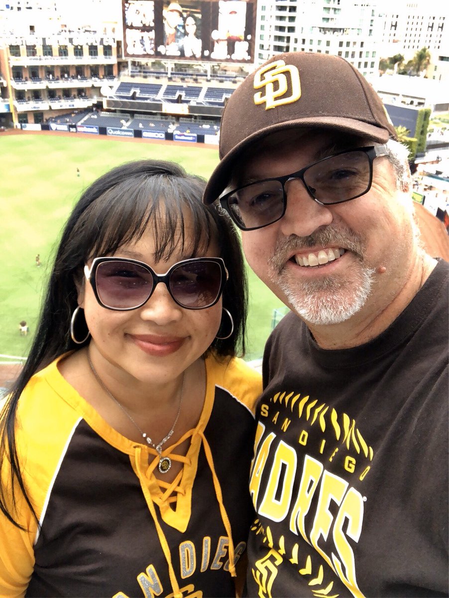 CastleByDesign's tweet image. We’re back at the ballpark ⚾️ Go Padres 
#hungryformore #padres #baseball #petcopark