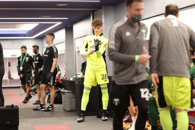AKSportsReport's tweet photo. MILESTONE MOMENT: Anchorage 19-year-old Hunter Sulte tonight made his debut in goal with the Portland Timbers to become only the second Alaskan to play in the MLS. At 6-foot-7, Sulte is the tallest goalkeeper to ever start a MLS match. https://t.co/OXIZtKOzke