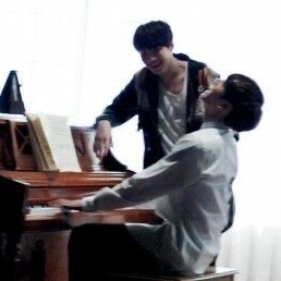 2 - "If I weren't there, would Yoongi-hyung still be playing the piano here?"3 - yoongi: “I told myself i would never play the piano again”