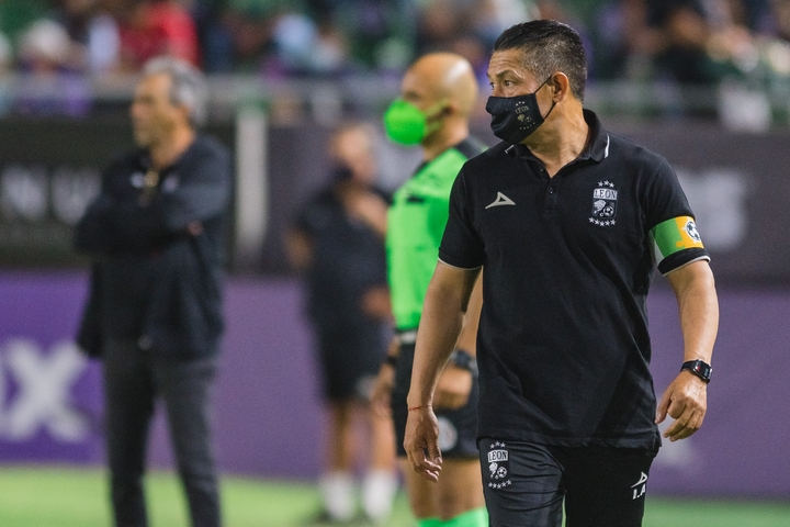 TUDNUSA's tweet photo. ❌✒️ Ambriz se negó a hablar de su contrato pero celebra Liguilla 

https://t.co/6njosQyuzu
 
#TusGuard1anes2021 | #FieraSaturday I #SerFieraEsUnOrgullo https://t.co/W1R56DKmhC