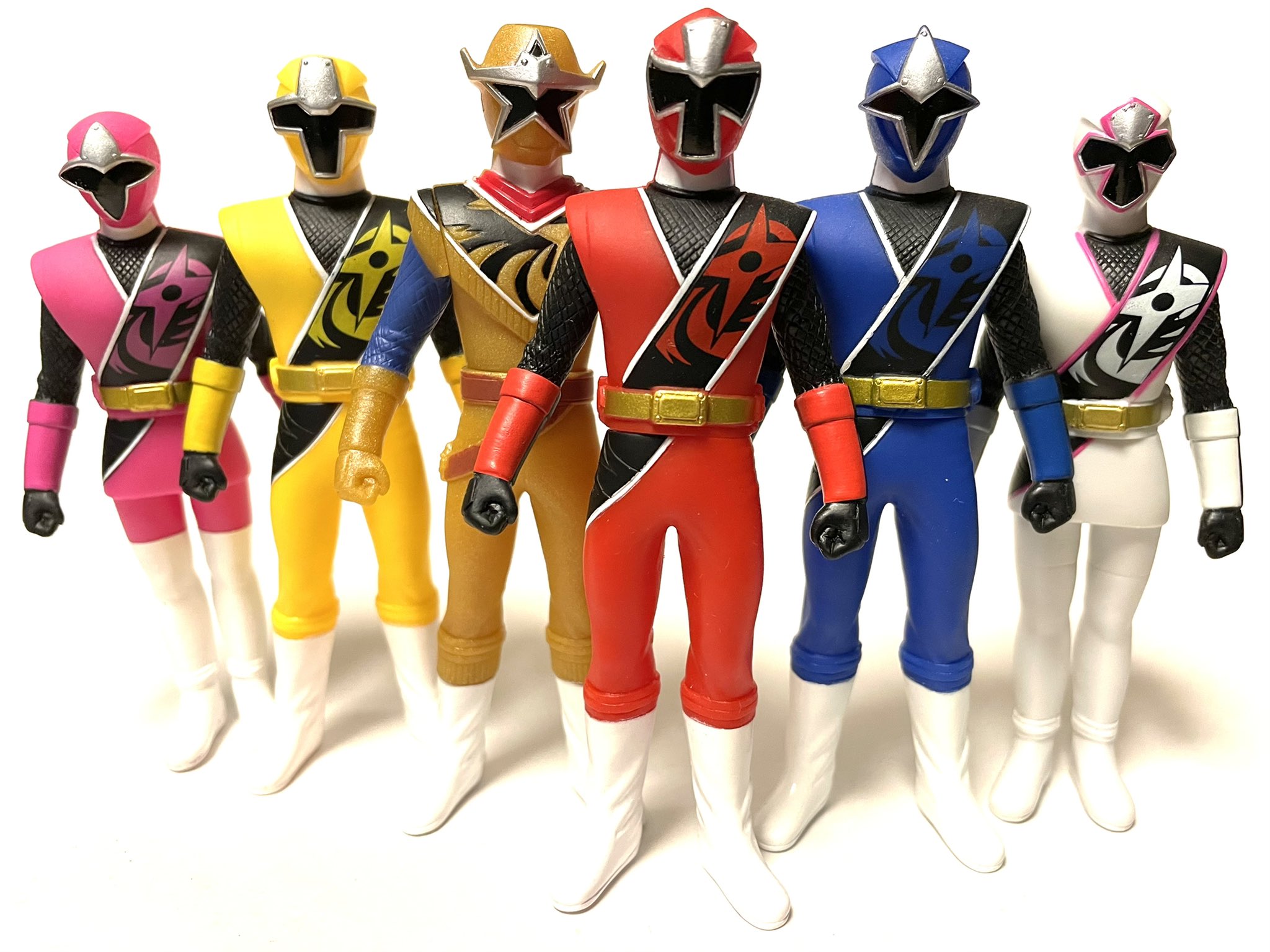 J Hasegawa 魔法戦隊マジレンジャー 5人兄弟の魔法戦士 父母とともに冥府神に家族で挑む 強化形態は5体セットで商品化 マジシャイン ウルザードは別枠で展開 マジマザーは同シリーズでの商品化はなし T Co Hps3lgpm2t Twitter