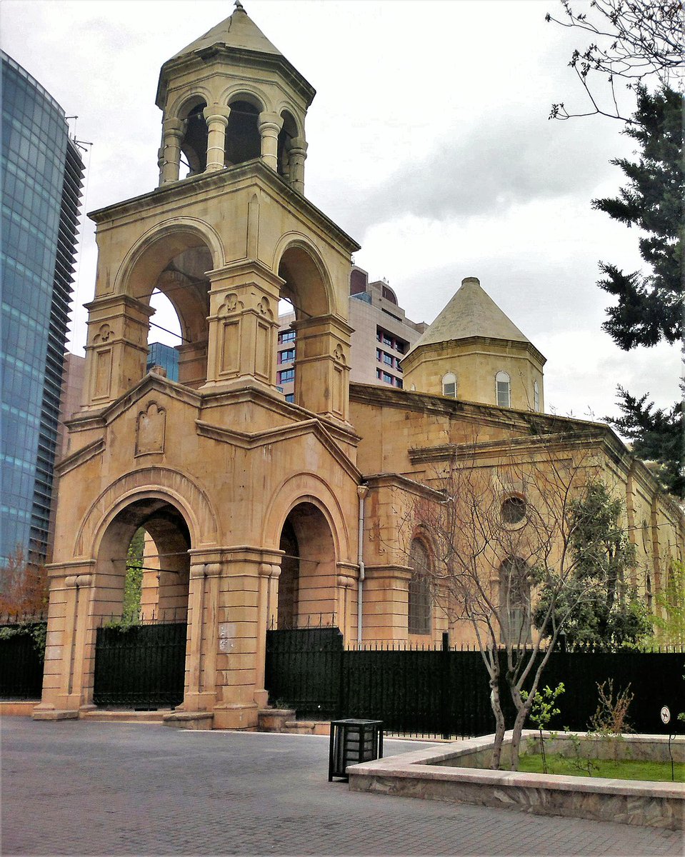 The Church is the sole remaining Armenian monument in Baku. Its been shut down since the 1990  #BakuPogrom when 128 local Armenians were murdered and 700 were wounded. The city's 215,000 Armenians essentially disappeared following this violent massacre and expulsion.