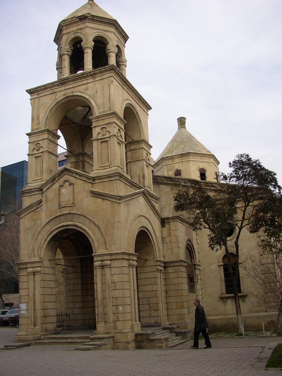 The Church is the sole remaining Armenian monument in Baku. Its been shut down since the 1990  #BakuPogrom when 128 local Armenians were murdered and 700 were wounded. The city's 215,000 Armenians essentially disappeared following this violent massacre and expulsion.