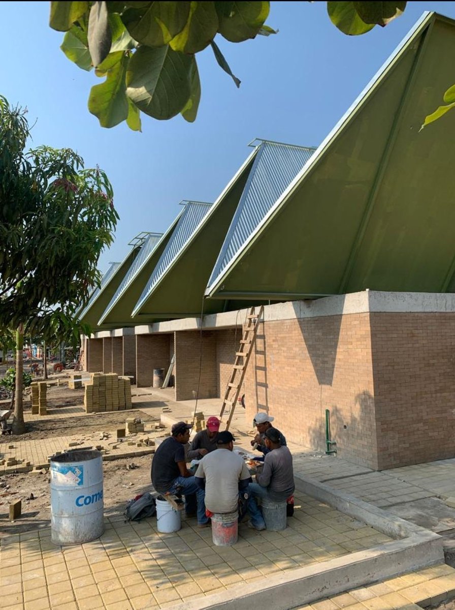 MeyerFalcon's tweet photo. Ya en los últimos detalles del Mercado Público Guadalupe, en la colonia Indeco de Tapachula. 

La mejora de los mercados en las colonias populares, indispensable para la reactivación económica. https://t.co/jat7Hsfy7h
