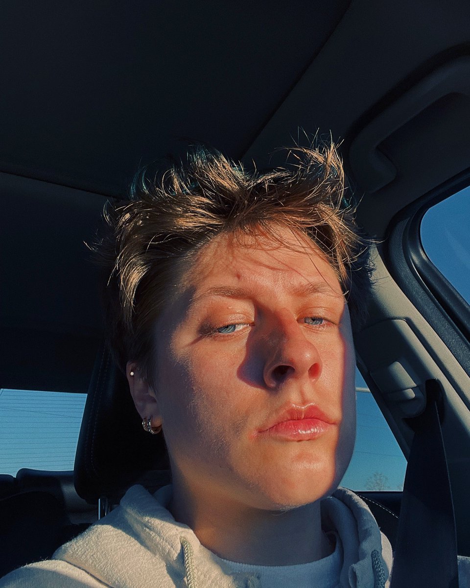 jahnietz's tweet photo. the sun kissed me yesterday https://t.co/aXJU9B7F2L