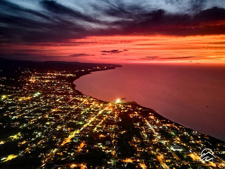 Estado Falcon, Venezuela
🇻🇪
Puerto Cumarebo, la Perla de Falcón
Fotografo @edofalcon
#playasdefalcon #playasdevenezuela #edofalcon #falcon #venezuela #vzla #ccs #tucacas #morrocoy #valencia #cayosombrero #villamarina #adicora #coro #paraguana #drone #dronenight #sunset #beach