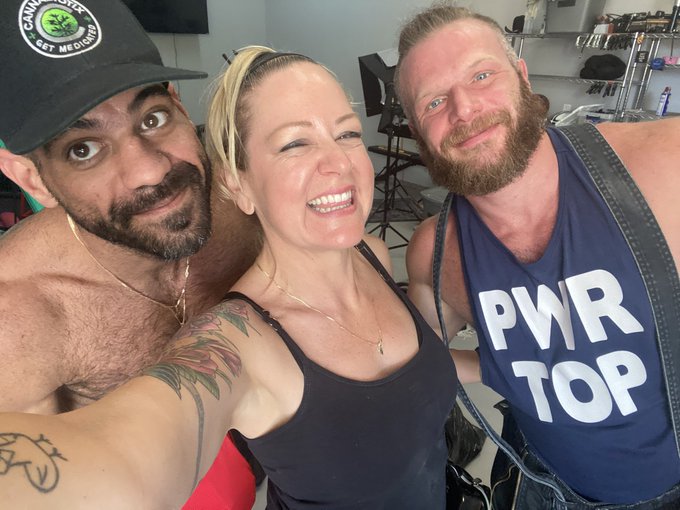 3 pic. Such an awesome day. Love u guys! @rickylark1n @BrianBondsXXX @TheColbyJansen @DanielvHausser