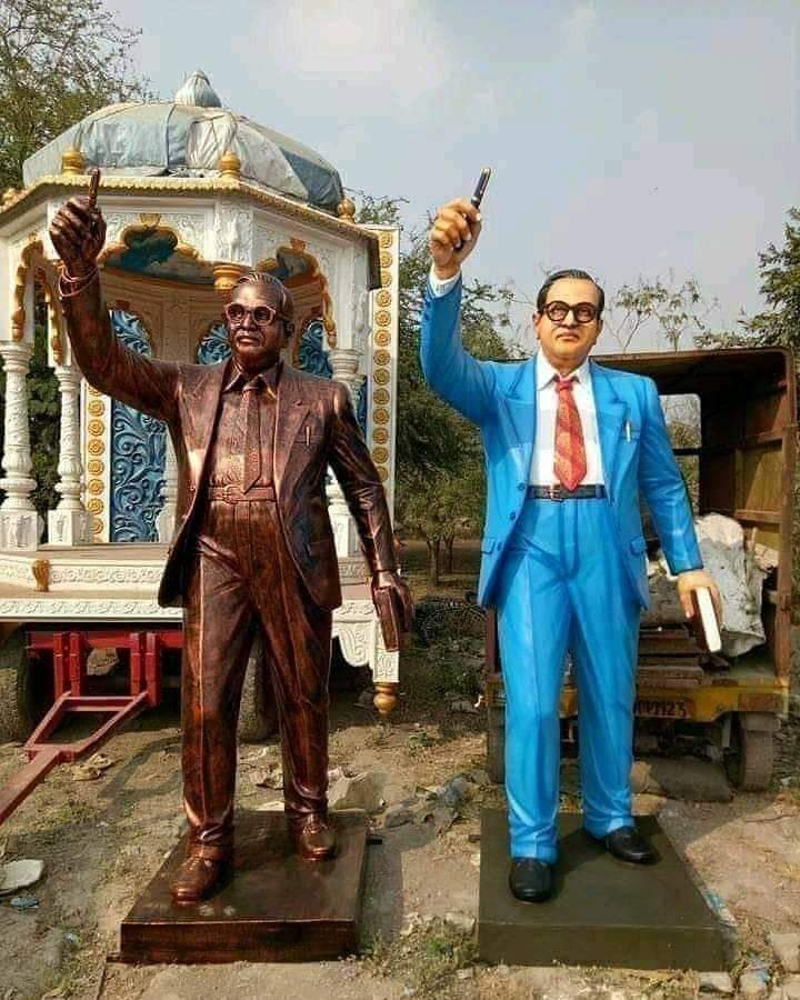 Ajay Ambedkar (@ambedkarajay1) on Twitter photo 1 स्कूल में घुसना मना था  खुद डॉक्टर बन के दिखाया 2 अछूत कहलाते थे ब्राह्मण बीवी बनायी 3 - हिन्दू कायदे में कोई जगह नही थी   भारत  का कानून लिख डाला 
4 खुद को रहने के लिए जगह नही थी आज हर सरकारी ऑफिस में बाबा साहब का फोटो है 
डॉ बाबा साहेब अंबेडकर जी
#जयभीम 1 स्कूल में घुसना मना था  खुद डॉक्टर बन के दिखाया 2 अछूत कहलाते थे ब्राह्मण बीवी बनायी 3 - हिन्दू कायदे में कोई जगह नही थी   भारत  का कानून लिख डाला 
4 खुद को रहने के लिए जगह नही थी आज हर सरकारी ऑफिस में बाबा साहब का फोटो है 
डॉ बाबा साहेब अंबेडकर जी
#जयभीम