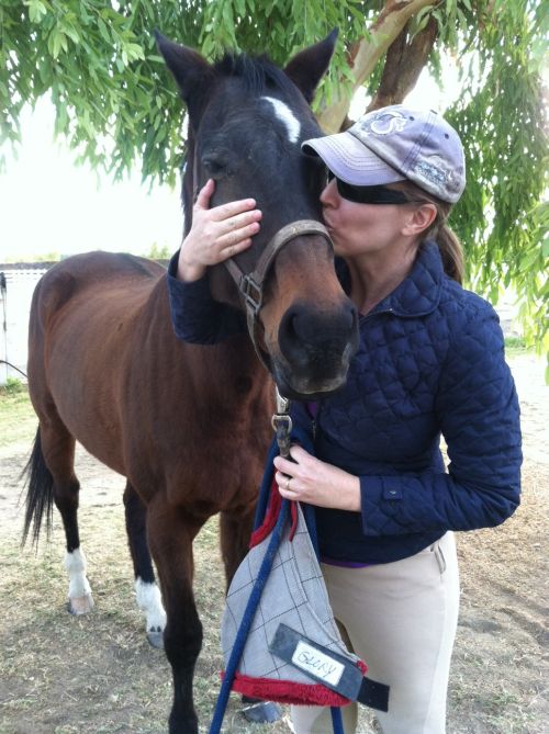 GloriousAllianc's tweet photo. #SaturdayMemory Me getting the kisses I deserved. Not that I was into that sort of thing from Red... https://t.co/OU7bMyO9Yf