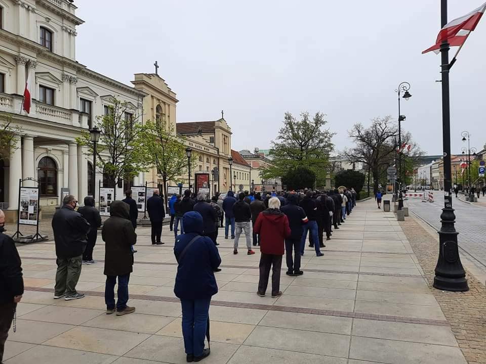 shalomworldnews's tweet photo. Hundreds of Catholic men in more than 25 cities around Poland took part in Rosary processions on May 1, the Feast Day of St. Joseph. #SWNews https://t.co/ajjEuPtrZj