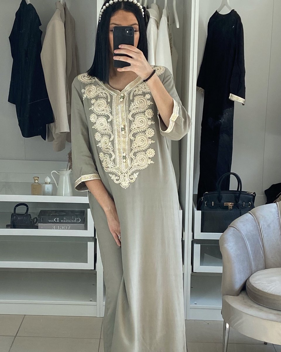 outfitby's tweet photo. Helllo les filles jusqu’à ce soir minuit code promo de 10% 
Les djellabas revienne à 13€ et les abayas à 18€.
Plein de nouveautés spéciales ramadan et Aïd ! 
« TW10 » ce dimanche jusqu’a 00h
https://t.co/Nmi5sdWzKI https://t.co/dmFT4Ocequ