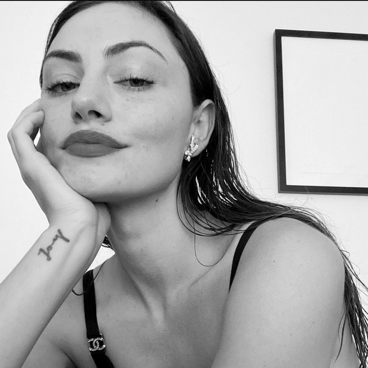 ⋆  ˚ 　  　* 　  　　　　　　* 　　　
·   ˚ 　　　　　 ·  *　　　 　　  　
　  　·  　　　　　    ✺ 　 
　. 　　 ✧✷  　   . 
 ✹ 　 . 　  　　　　   .