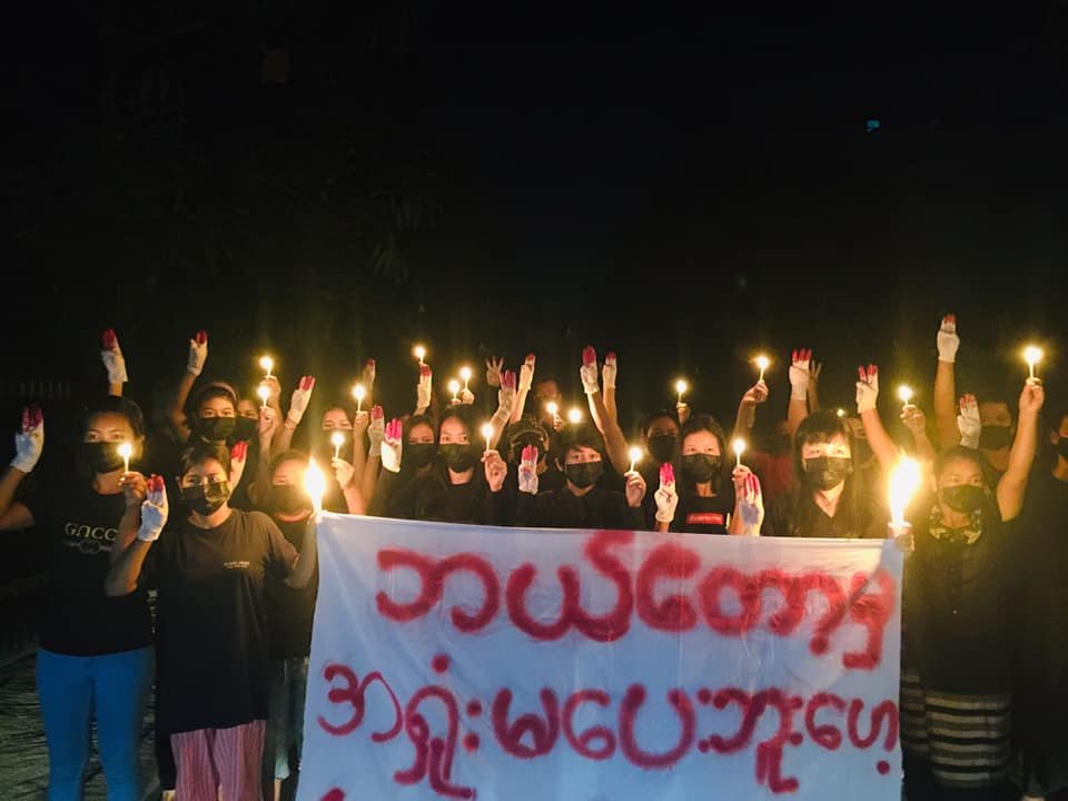 MoeNadiKyaw4's tweet photo. "We Never Give Up" Dawn Strike by #NorthOkkalarpa youths.
GLOBAL SPRING REVOLUTION

#May2Coup
#WhatsHappeningInMyanmar
#SpringRevolution https://t.co/kVA0hNqpIM