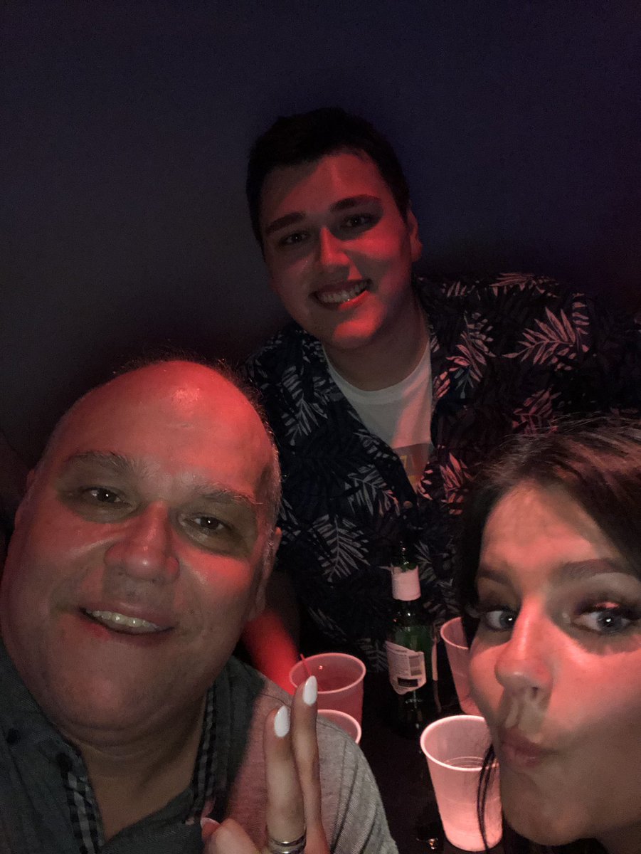 mikelapapa13's tweet image. Well, one last hurrah for the LaPapa graduates! #sixstrings