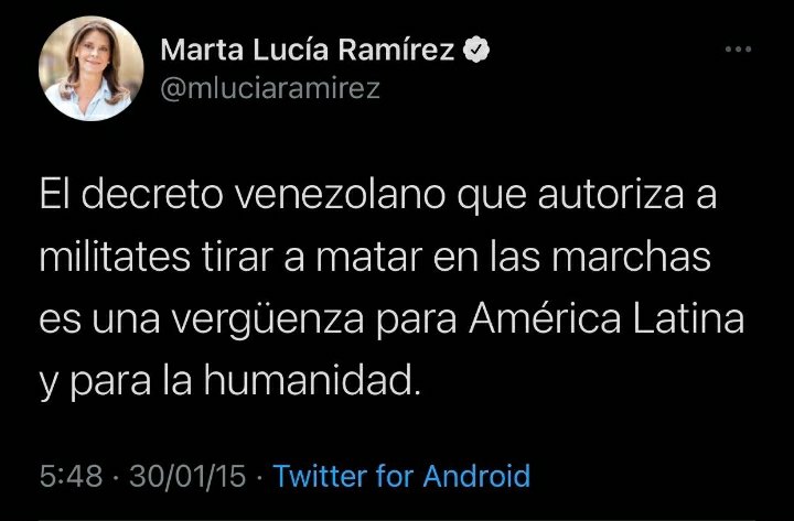BTScrystal_snow's tweet photo. Nuestro gobierno es un circo, en donde lamentan las muertes en otros países pero promueven los asesinatos en Colombia 
#DuqueMandoAMatarnos
#colombiaenalertaroja https://t.co/l11MrRLe8k