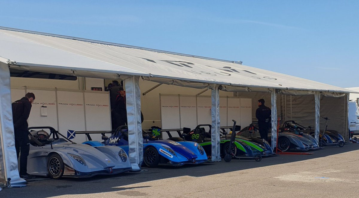 bobradio2's tweet image. Great week ahead a trip down to @Brands_Hatch tomorrow for a week of testing then race weekend with @trackfocused and 5 SR1 @RadicalsUK 
@alex_spooner93
#motorsporttrucking