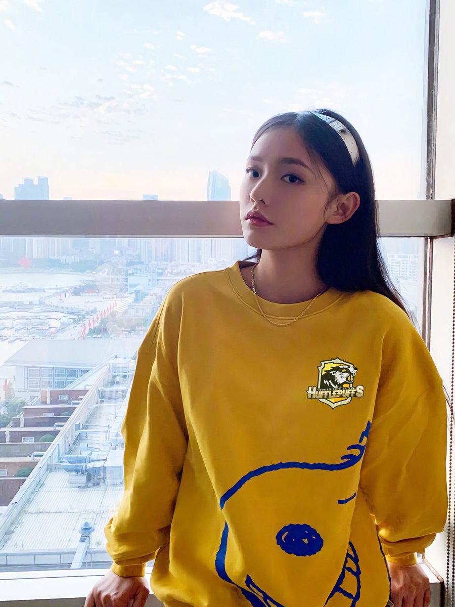 HF_Chaser03's tweet image. *meninggalkan jejak untuk terakhir kali*

Athanasia Lyra Malfoy disini. Terima kasih banyak atas kerja kerasnya, tim Hufflepuff. Kita semua keren. Otsukaresama deshita 🍀🍀

🦡💛