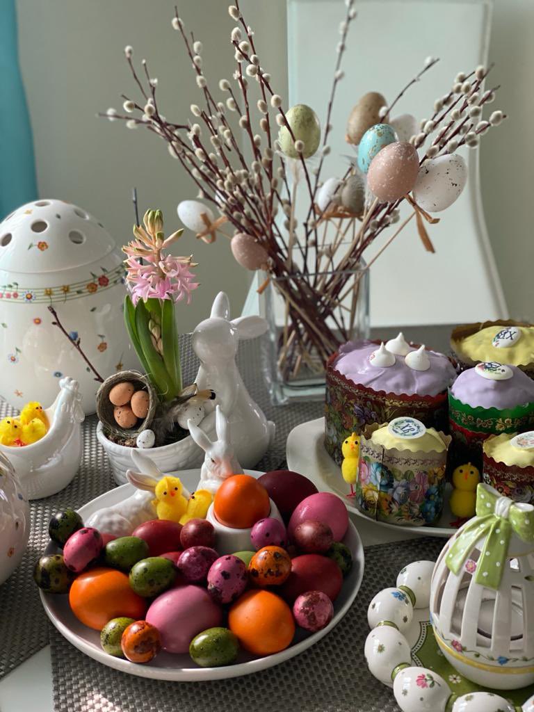 Христос Воскресе! В этот Святой День нас всегда переполняет чувство любви и это естественно! Ведь Спаситель приходил на Землю, чтоб научить нас любить друг друга! А нам просто надо почаще об этом вспоминать. Светлой Пасхи! 🙏🙏🙏