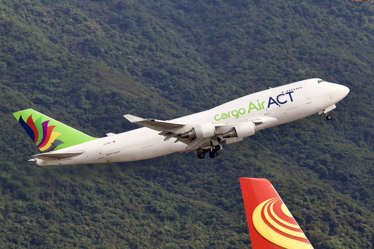 AirACT Boeing 747-481(BDSF) (TC-ACF)