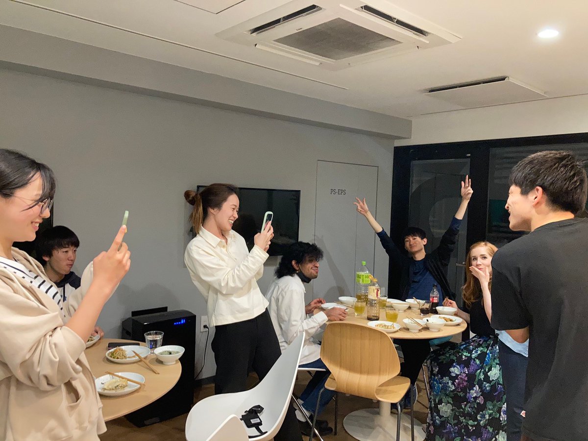 KamikitaHouse's tweet photo. 昨晩は餃子パーティーを開催🥳GWはなかなか外に出かけられない分、家で楽しんでます!
#今日のユニネスト #カミキタハウス
#kamikitahouse #uninest #シェアハウス https://t.co/XoR37nnTpZ