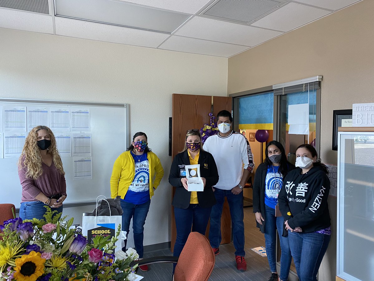 LHayes_PHES's tweet photo. Happy Principals day to the most caring, hard-working , and devoted individual! @PurpleHeart_ES Hope you enjoyed your day to the fullest! https://t.co/7BSA4S2x8b