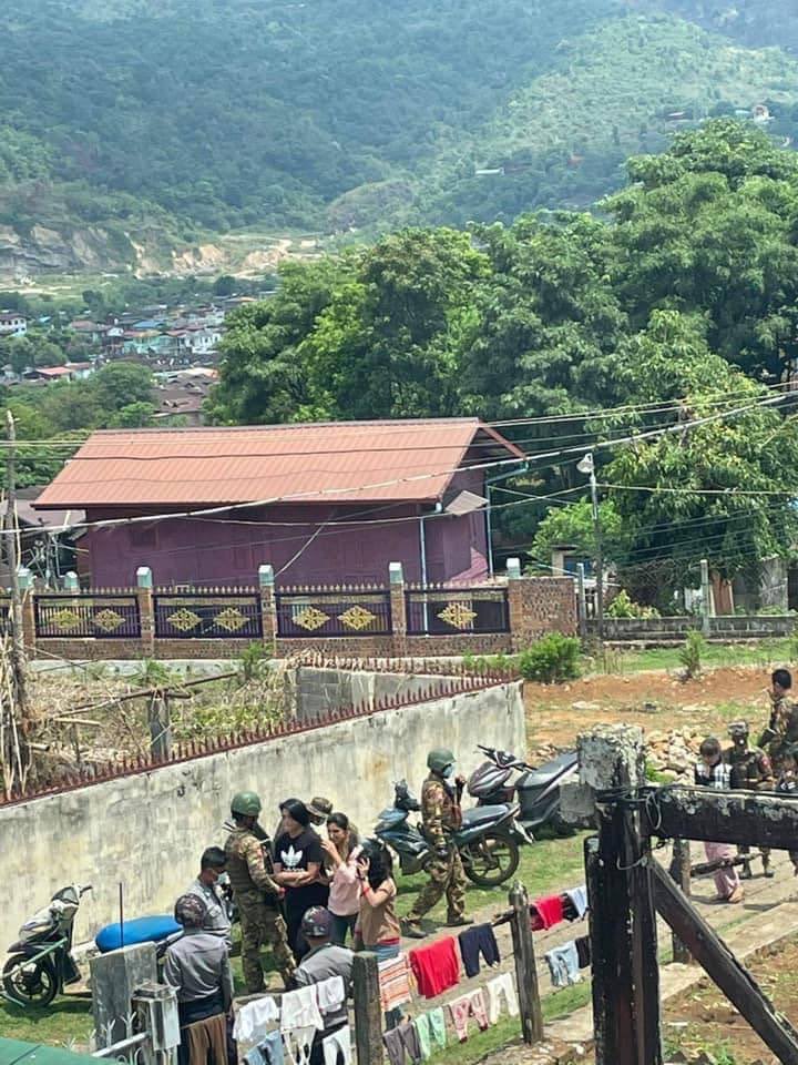 5 young women were violently abducted by military thugs in eastern Mogok around 11:30am.
#May2Coup
#WhatsHappeningInMyanmar
#SpringRevolution <a href="/UN_HRC/">UN Human Rights Council</a> <a href="/UNHumanRights/">UN Human Rights</a> <a href="/UN_Women/">UN Women</a> <a href="/BBCWorld/">BBC News (World)</a> <a href="/Reuters/">Reuters</a> <a href="/freya_cole/">Freya Cole</a> <a href="/CNN/">CNN</a> <a href="/TostevinM/">Matthew Tostevin</a> <a href="/clarissaward/">Clarissa Ward</a> <a href="/poppymcp/">Poppy McPherson</a>