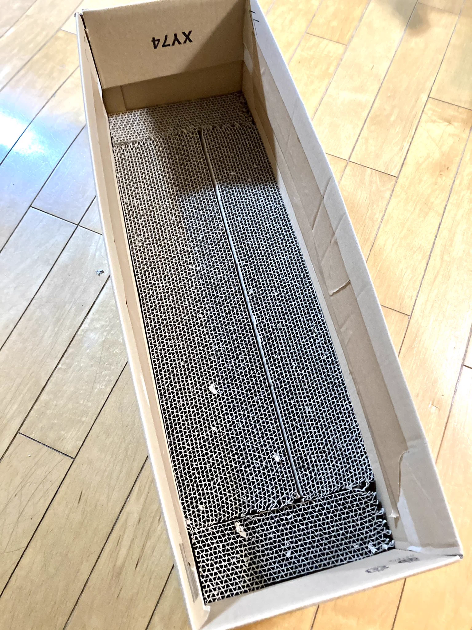 猫の爪とぎの屑の飛散にお悩みの方へ！この方法を試してみて！