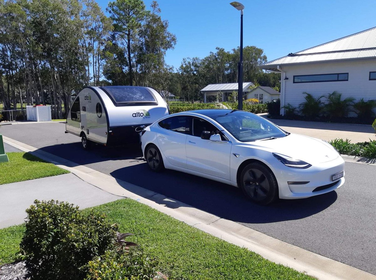 RuinedWeekend's tweet photo. Keith Blackburn just took three steps to a ruined weekend.

Step 1 - Fitted a tow hitch.

Step 2 - Purchased a caravan.

Step 3 - Filled up and went. https://t.co/qXGJuGN32F