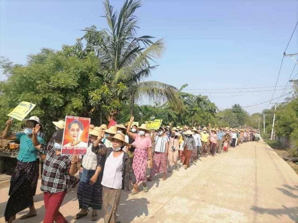 Jurog__________'s tweet photo. Massive crowd of Anti Regime Protests by residents from KanKone Village, Salingyi on May2,  demonstrating for the Fall of Military Tyrants. GLOBAL SPRING REVOLUTION 
#WhatsHappeningInMyanmar 
#May2Coup #SpringRevolution
#RejectMilitaryCoup
FIGHT FOR DEMOCRACY
 #WeSupportNUG https://t.co/5SRBbaowLx