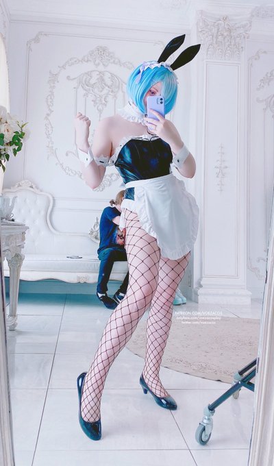1 pic. Can I serve you as befits a real maid, despite the fact that now I'm a bunny? 🐰 
#rezero #Rem