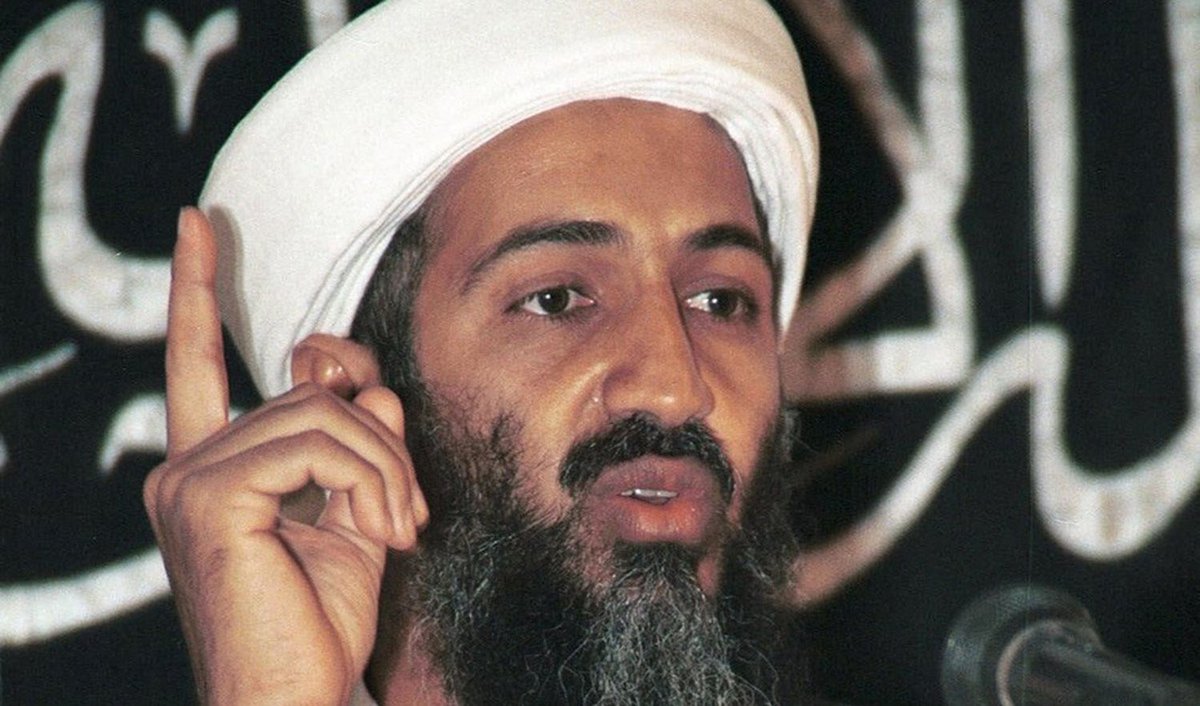 في مثل هذا اليوم من عام ٢٠١١ تخلصت الإنسانية من أحد أوجه الإرهاب في العالم، الهالك أسامة بن لادن خلال غارة على منزله في أبوت اباد في باكستان على يد فريق الفقمات البحرية السادس التابع للبحرية الأمريكية.