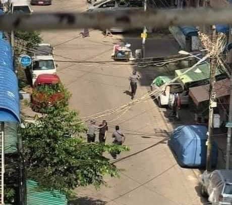 KyawSitThway4's tweet photo. Sanchaung, Yangon: After the bomb blast at Fire station the morning, Military terrorists abducted 2 boys and 1 girl in Pic, to frame them and torture to get false statement. 
#ReleaseTheDetainees
#WhatsHappeningInMyanmar #May2Coup https://t.co/6eB5gfzEut