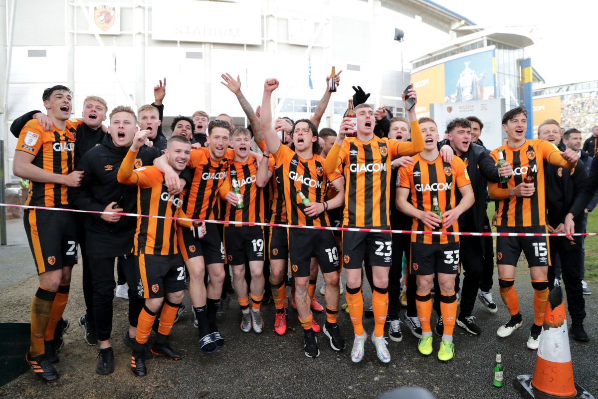 Morning title winners 🏆 #hcafc