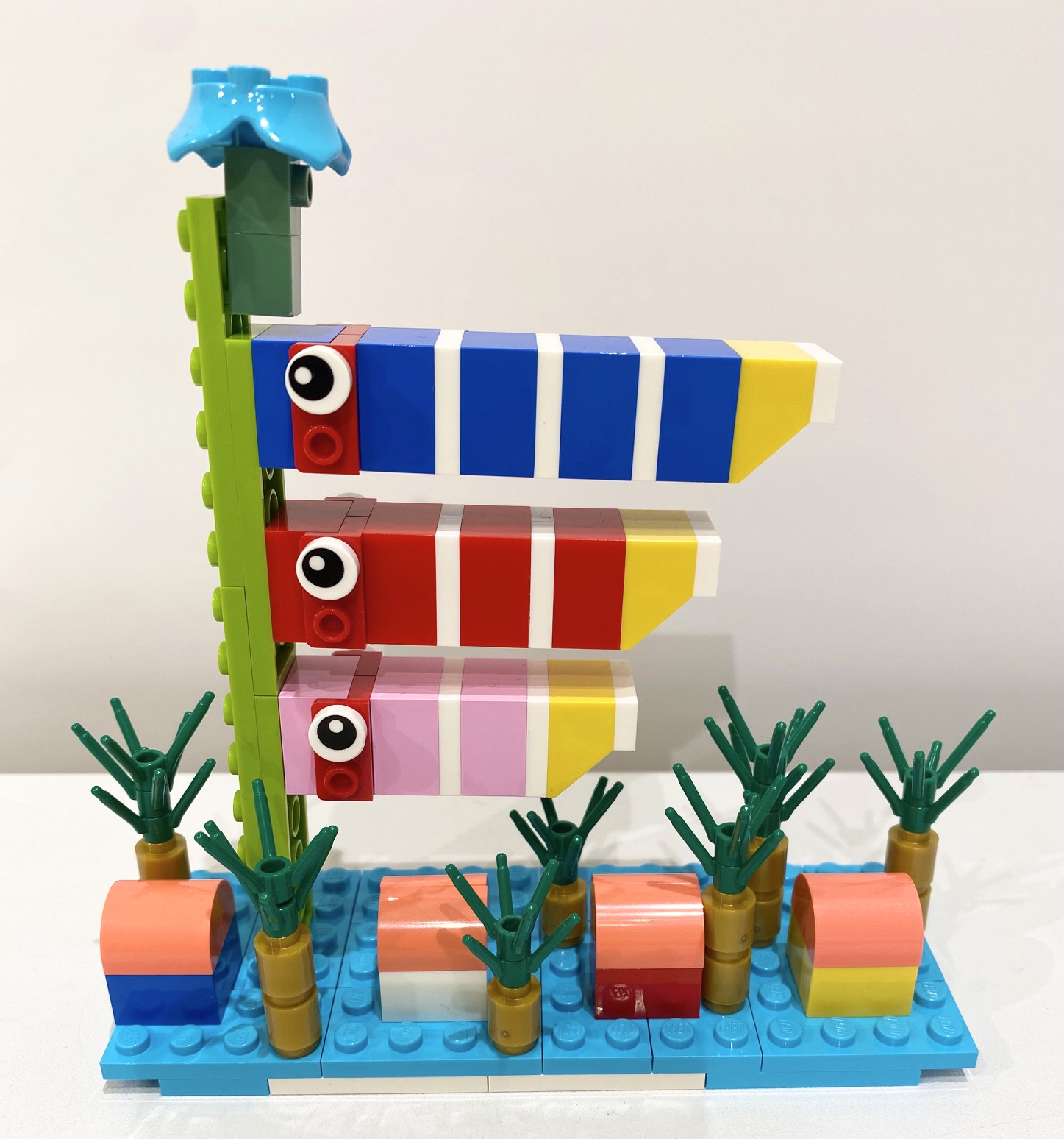 レゴストア ベネリック レゴストア土岐店 端午の節句といえば そう こいのぼり ピックアブリック Pab で空をおよぐこいのぼりの親子を作ってみたよ みんなもぜひ 好きな色のこいのぼりをつくってみよう Lego レゴ レゴの日