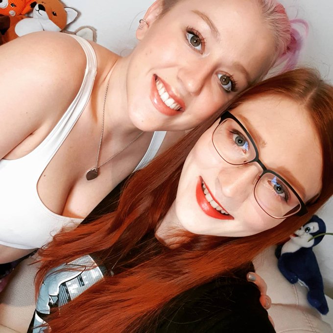 Es war so toll letzte Woche mit @nika_venus 🥰 Lasst der Lieben mal ein Follow da 😘 Wir haben uns soo<a class="tags" target="_blank" title="On Twitter" href="/?out=eyJ0eXAiOiJKV1QiLCJhbGciOiJIUzUxMiJ9.eyJpYXQiOjE3MjE5MTc2MTUsImlzcyI6InR3cG9ybnN0YXJzLmNvbSIsIm5iZiI6MTcyMTkxNzYxNSwiZXhwIjoxNzUzNDUzNjE1LCJyZWRpcmVjdF91cmwiOiJodHRwczovL3R3aXR0ZXIuY29tL25pa2FfdmVudXMifQ.RY19LVMfLjib7ZdCm4R6jiQdeoSi8bY-cuh7qUIa9jH3pdFipotdSQ5QNm8Zl836c8N27Tf45Pr2503K4qiomA">@nika_venus</a><a href="/tag/redhead"class="tags"><span>#redhead</span></a><a href="/tag/galaxy"class="tags"><span>#galaxy</span></a><a href="/tag/foxy"class="tags"><span>#foxy</span></a><a href="/tag/venus"class="tags"><span>#venus</span></a><a href="/tag/redheadgirl"class="tags"><span>#redheadgirl</span></a><a href="/tag/finafoxy"class="tags"><span>#finafoxy</span></a>
