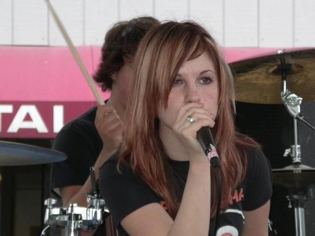 YELYAHPOI tweet picture