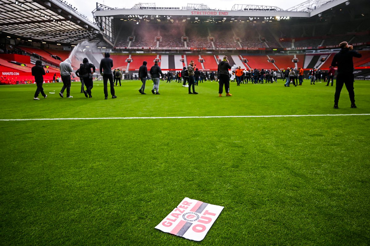 Manchester United fans storm Old Trafford ahead of the match against Liverpool in protest of the club’s ownership 📸