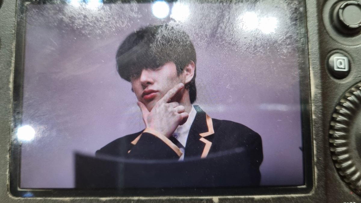 Kpop_hellmoney's tweet photo. 210502 뮤코 팬싸
제이크ㅡ.....
꾸릿꾸릿한 프리뷰 미안합니다 https://t.co/Ja8LCiC7ej