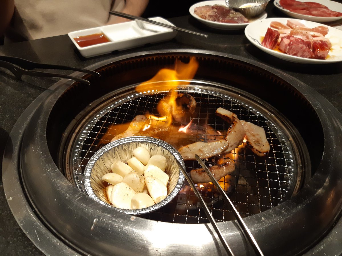 夜は焼き肉っしょぉぉお グレイブックスのイラスト 夜は焼き肉っしょぉぉお グレイブックスのイラスト