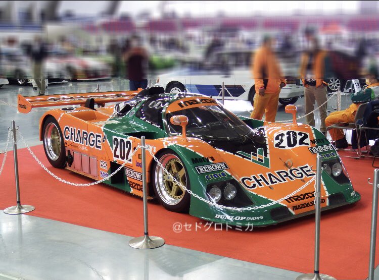 Twitter 上的 Y30vip 長野ノスタルジックカーフェスティバル エムウェーブ 会場内で気になった車編 今回の主役 チャージカラーが眩しいマツダ767b 原寸大トミカだ ってなったキャデラックセビル 今や希少なマツダのタクシー専用車 カスタムキャブ 個人的に