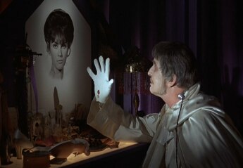 DoyleofDarkness's tweet image. &quot;I would just go and lie in a coffin. It was a very hard day&apos;s work! It&apos;s kind of strange to have that on my resume - that my first genre role was as a corpse.&quot; Caroline Munro on her small bit pivotal role as Victoria Regina Phibes in both #DrPhibes movies. #Horror #VincentPrice
