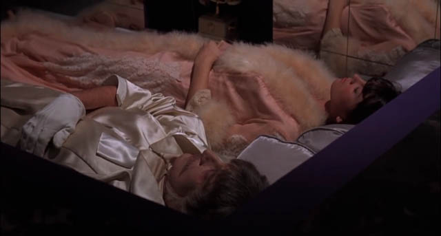 DoyleofDarkness's tweet image. &quot;I would just go and lie in a coffin. It was a very hard day&apos;s work! It&apos;s kind of strange to have that on my resume - that my first genre role was as a corpse.&quot; Caroline Munro on her small bit pivotal role as Victoria Regina Phibes in both #DrPhibes movies. #Horror #VincentPrice