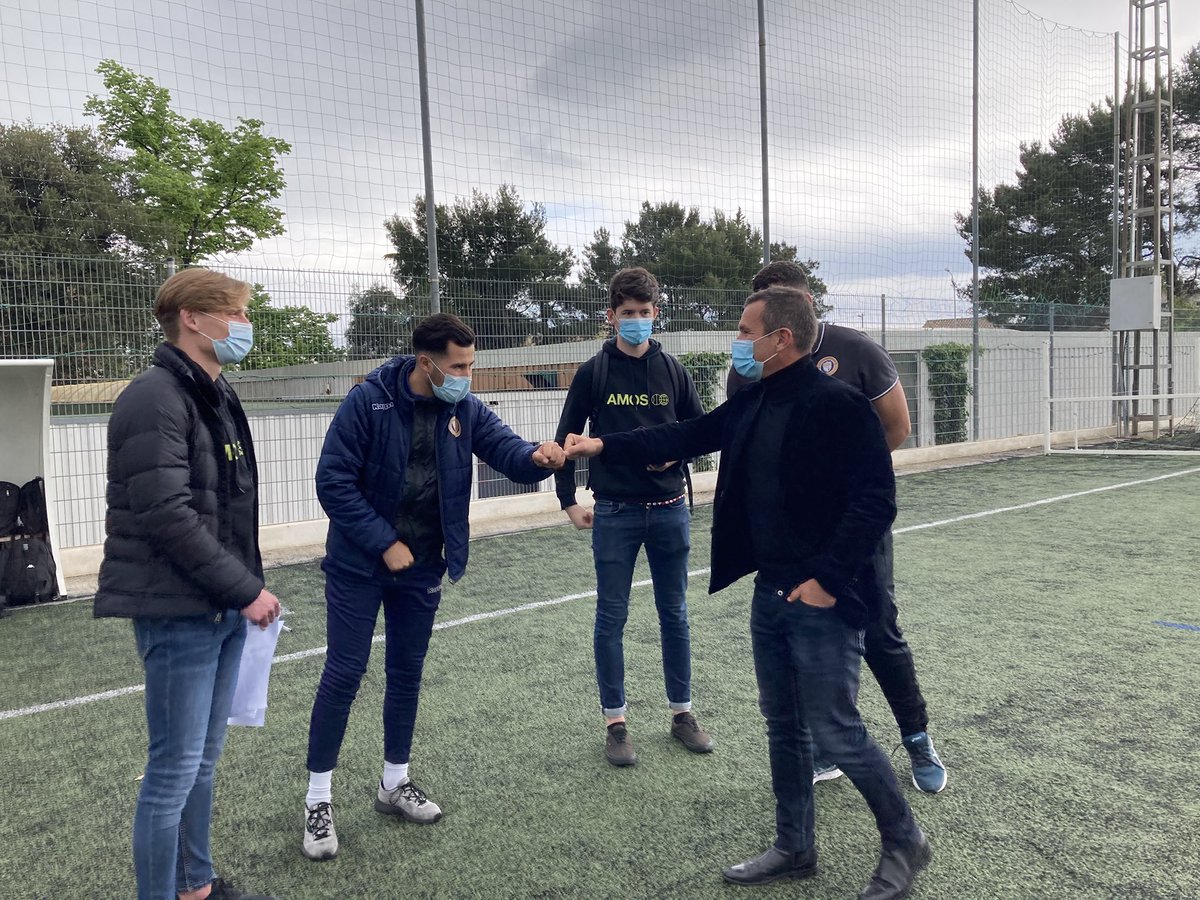 ASBombardiere's tweet photo. 😃 Nous avons été ravi de vous accueillir au sein de notre club M. le député @JuRavier.
🙏 Merci pour vos encouragements, votre disponibilité et proximité !
#TeamASBM #leclubdedemain #lefootballreviendraplusfort
Crédits photos : FB Julien Ravier https://t.co/LN1gQIRVv5
