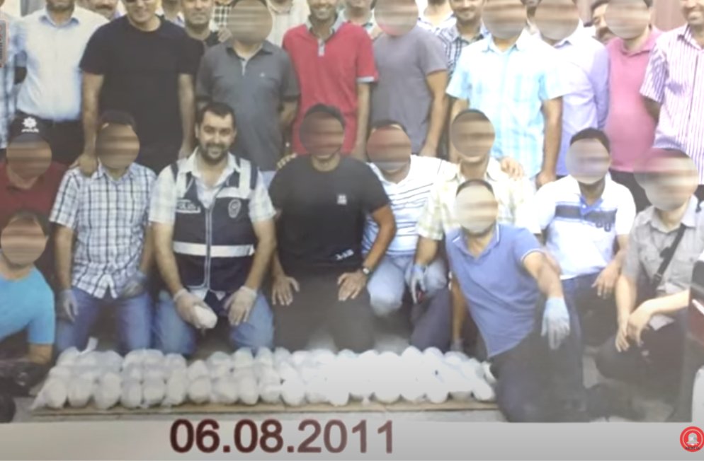 sevincozarslan's tweet photo. KHK'lı Salih Cansız, uyuşturucuyla mücadele konusunda Türkiye'nin başarılı polislerinden biriydi. İhraç edildi, yetmedi 13 ay hapis yattı. 

"Milletimizin çocukları uyuşturucu kullanmasın diye büyük çabalar sarf ettik. Sonunda terörist ilan edildik.”

https://t.co/JQJjOFubG9 https://t.co/NL7Lc3ityD